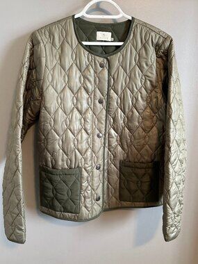 Kaffe two tone olive quilted jacket with button closure Women's S/M Like New